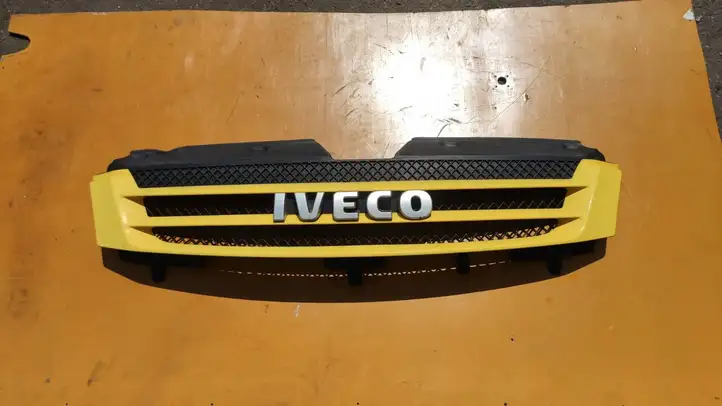 Iveco Daily Daily 35 - 40.10 (2001 - 2016) 3802801 Передняя решетка — фото 1