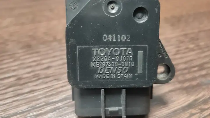Toyota Avensis T250 (2003 - 2006) 222040J010 Датчик массового расхода воздуха — фото 3