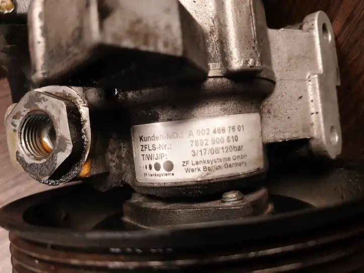 Mercedes-Benz Sprinter W901 W902 W903 W904 (1995 - 2007) A0024667601 Насос ГУР — фото 8