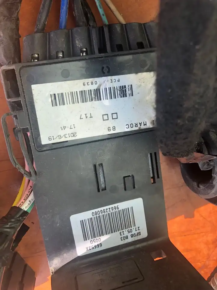 Citroen Berlingo (2012 - 2015) 9688333580 Прочая электропроводка — фото 10