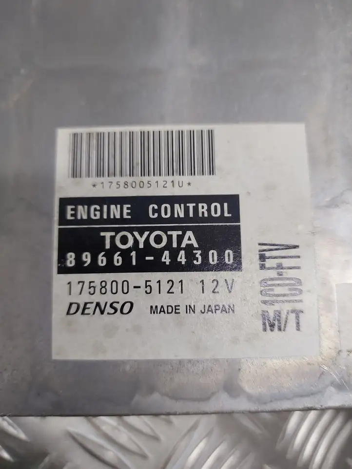 Toyota Avensis Verso (1995 - 2001) 8966144300 Блок управления двигателем (ЭБУ) — фото 2