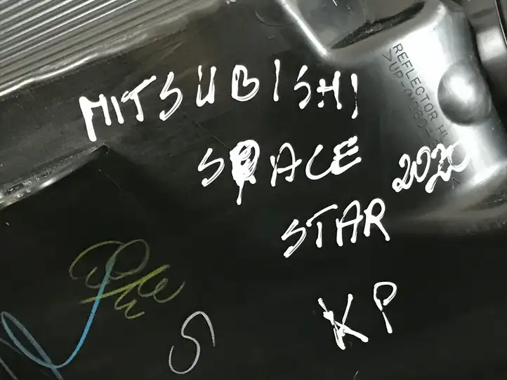 Mitsubishi Space Star (2016 - ) 8301D445 Передняя фара — фото 4