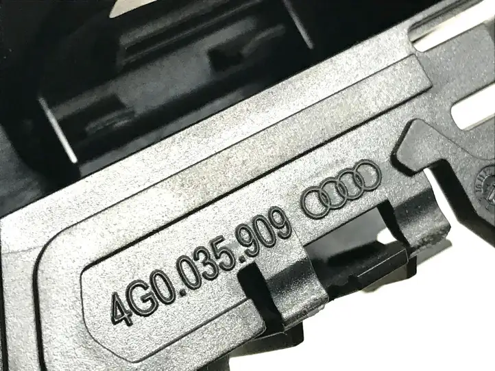 Audi A6 C7 (2011 - 2014) 4G0035909 Прочие детали салона — фото 3