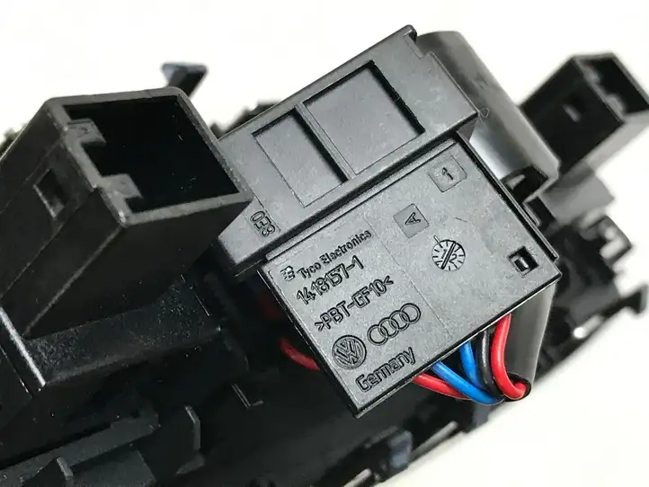 Audi A6 C7 (2011 - 2014) 4G0863351A Включатель обогрева — фото 8
