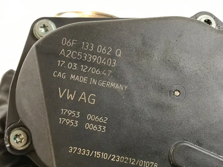 Audi A4 S4 B8 8K (2011 - 2015) 06F133062Q Запорный клапан двигателя — фото 4