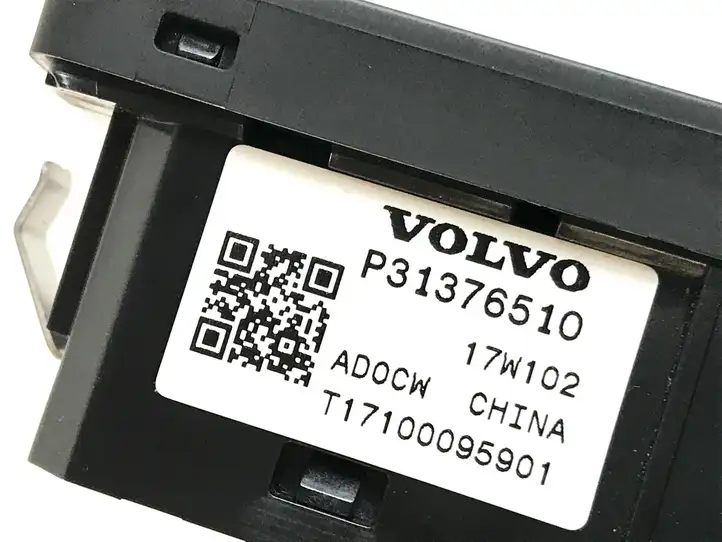 Volvo S90, V90 (2016 - 2020) P31376510 Кнопка закрытия крышки багажника — фото 3