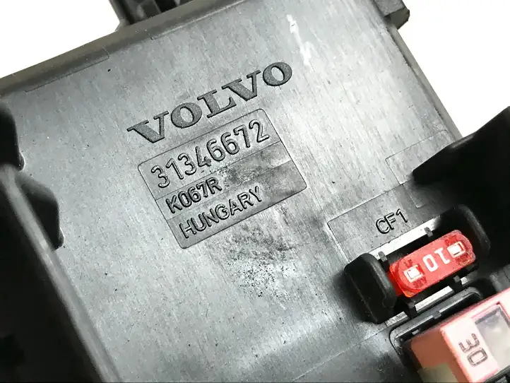 Volvo S90, V90 (2016 - 2020) 31682732 Блок предохранителей — фото 5