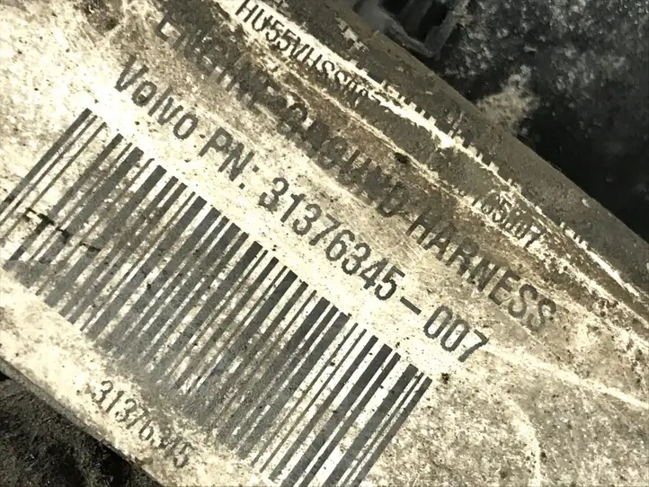 Volvo S90, V90 (2016 - 2020) 31687011AA Плюсовой провод аккумулятора — фото 8