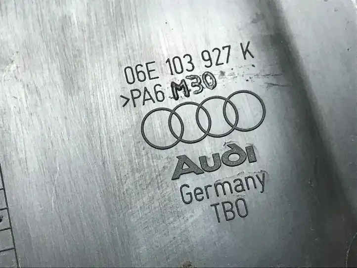 Audi A6 C7 (2011 - 2014) 06E103927K Крышка двигателя декоративная — фото 3