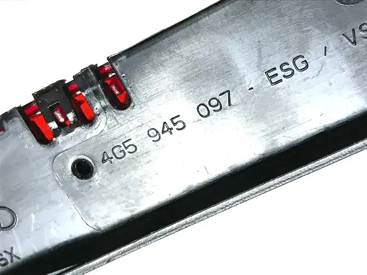 Audi A6 C7 (2011 - 2014) 4G5945097 Дополнительный стоп фонарь — фото 4