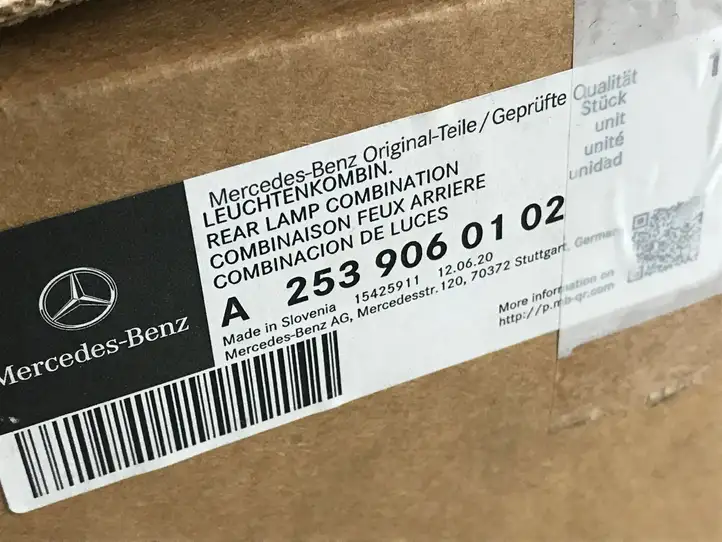 Mercedes-Benz GLC AMG (2019 - ) A2539060102 Задний фонарь в крышке багажника — фото 3