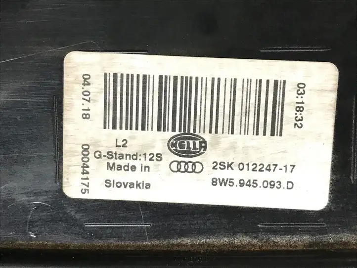 Audi A4 S4 B9 (2015 - 2019) 8W5945093D Задний фонарь в крышке багажника — фото 8