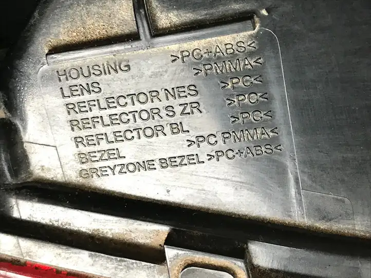 Audi A4 S4 B9 (2015 - 2019) 8W5945093D Задний фонарь в крышке багажника — фото 9