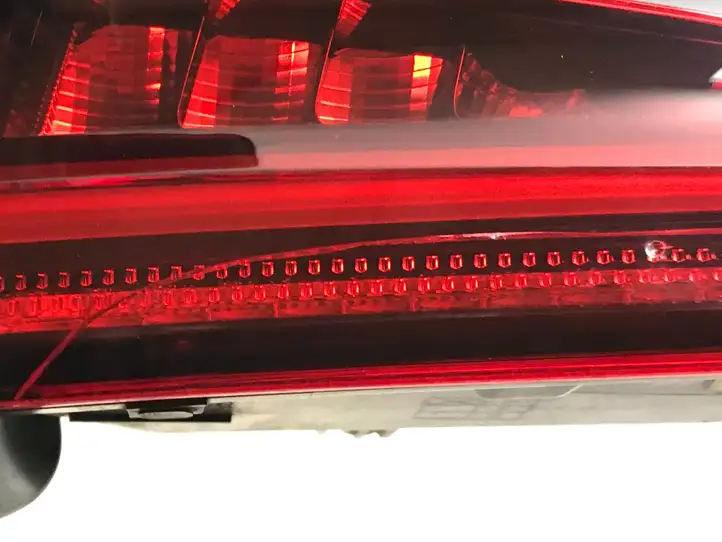 Audi A4 S4 B9 (2015 - 2019) 8W5945094D Задний фонарь в крышке багажника — фото 7