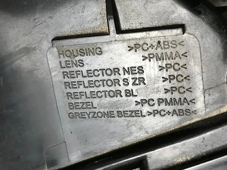 Audi A4 S4 B9 (2015 - 2019) 8W5945094D Задний фонарь в крышке багажника — фото 9