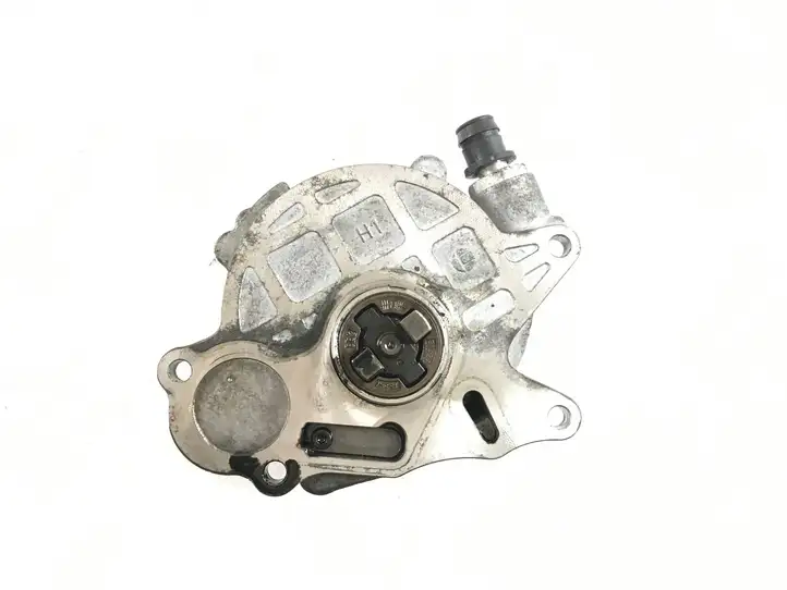 Volkswagen PASSAT B7 (2011 - 2014) 03L145100F Вакуумный насос — фото 1
