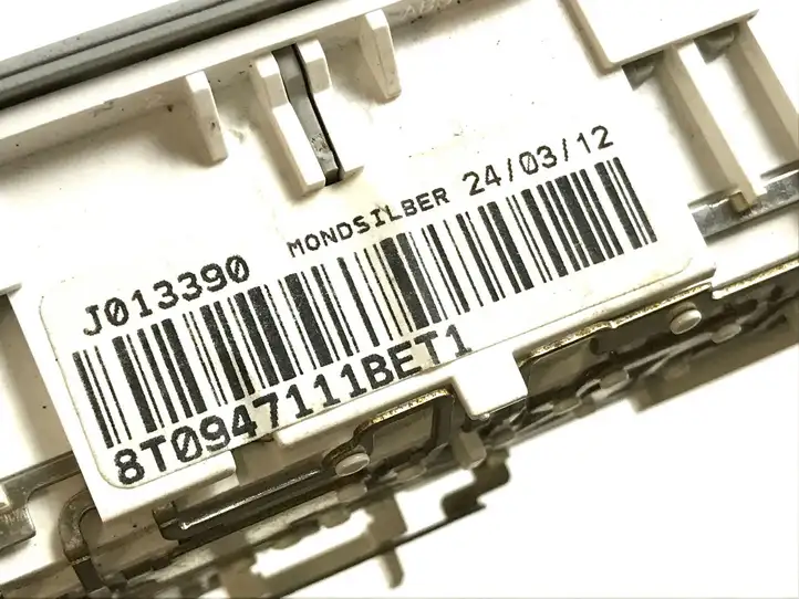 Audi A4 S4 B8 8K (2011 - 2015) 8T0947111B Задняя подсветка — фото 3