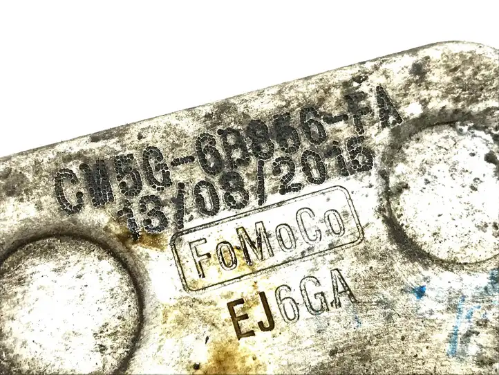 Ford Focus (2015 - 2019) CM5G6B856FA Кронштейн масляного фильтра — фото 3