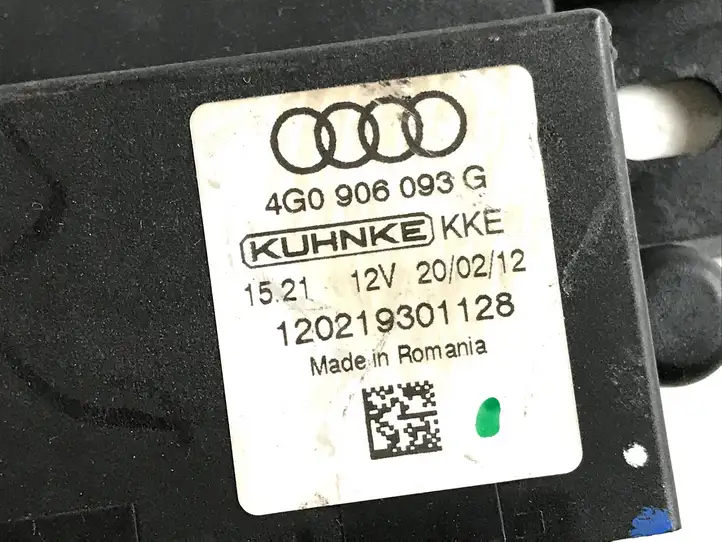 Audi A4 S4 B8 8K (2011 - 2015) 4G0906093G Блок управления топливным насосом — фото 3