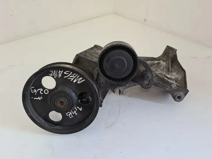 Renault Megane II (2002 - 2005) 8200185605 Кронштейн генератора — фото 1