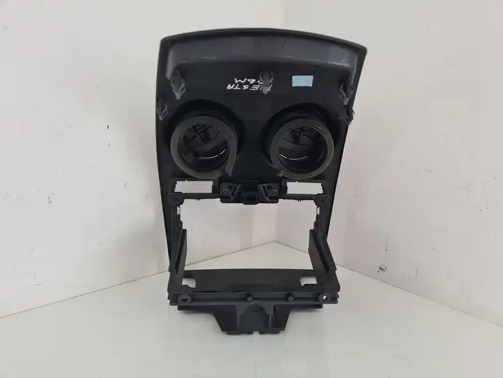 Ford Fiesta (2006 - 2008) 6S61AA046A04 Центральный воздушный дефлектор — фото 2