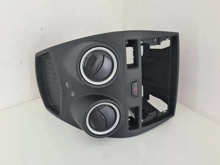 Ford Fiesta (2006 - 2008) 6S61AA046A04 Центральный воздушный дефлектор — фото 4