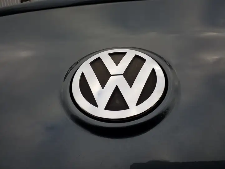 Volkswagen PASSAT B6 (2005 - 2010) Крышка багажника — фото 4