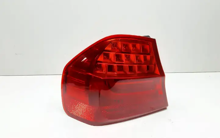 BMW 3 E90 E91 (2005 - 2012) 4871731 Задний фонарь в кузове — фото 1