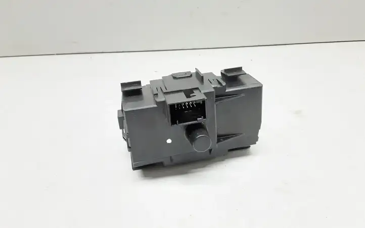 BMW 3 E90 E91 (2005 - 2012) 9169406 Включатель фонарей — фото 2