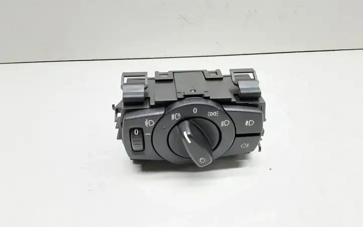 BMW 3 E90 E91 (2005 - 2012) 6932792 Включатель фонарей — фото 1