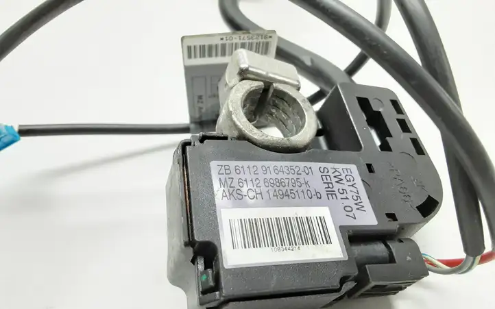 BMW 3 E90 E91 (2005 - 2012) 9164352 Минусовой провод аккумулятора — фото 3