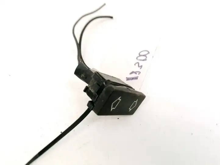 Nissan Primera (2001 - 2008) Кнопка стеклоподъемников — фото 2