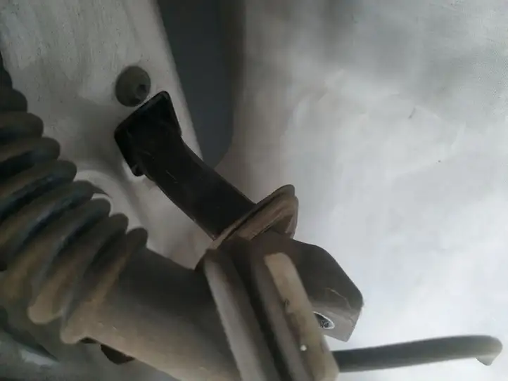 Skoda Fabia Mk2 (5J) (2007 - 2014) Ограничитель задней двери — фото 2