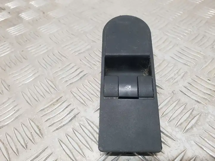 Opel Astra H (2004 - 2009) 13197132 Кнопка стеклоподъемников — фото 1