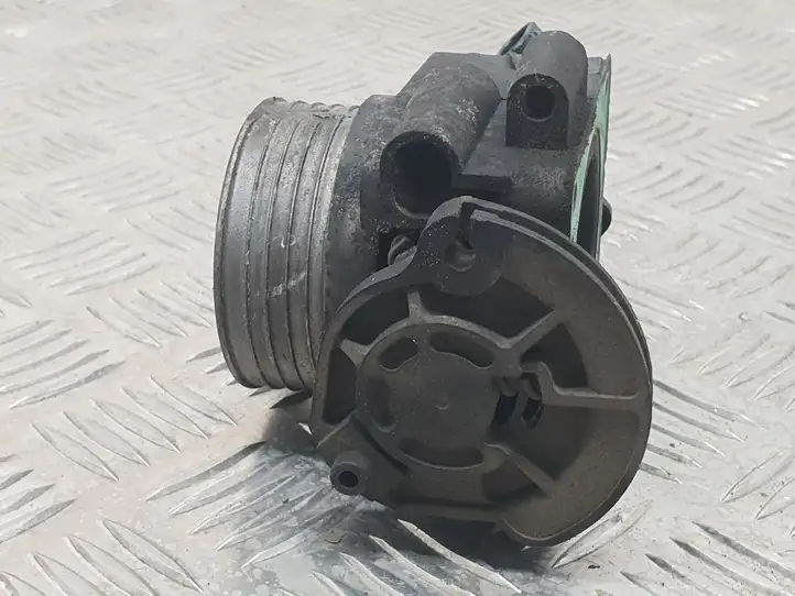 Volvo S40, V40 (2000 - 2004) 9186760 Дроссельная заслонка — фото 4