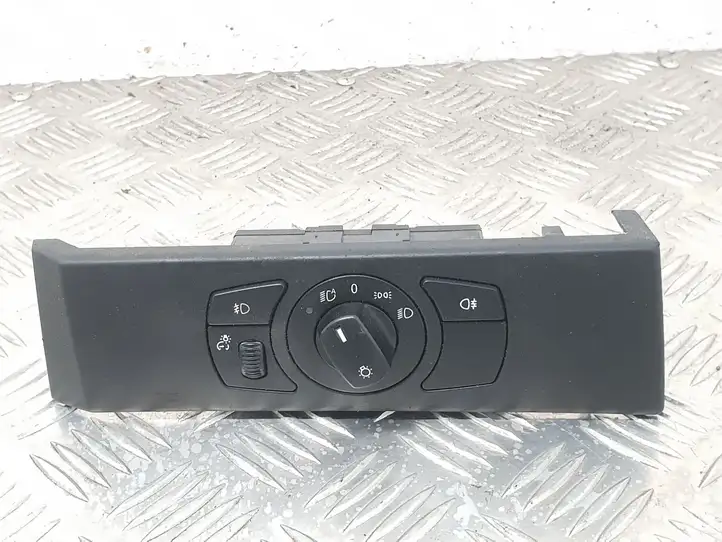 BMW 5 E60 E61 (2004 - 2010) 6925260 Включатель фонарей — фото 1