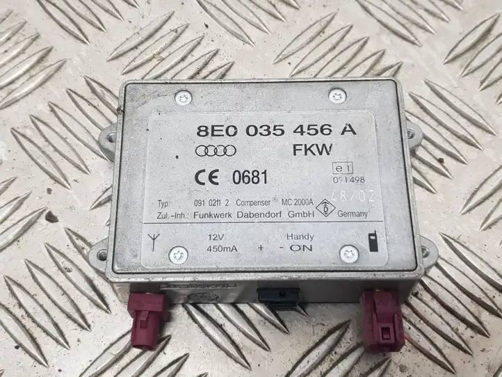 Audi A6 S6 C5 4B (2001 - 2004) 8E0035456A Усилитель антенны — фото 1