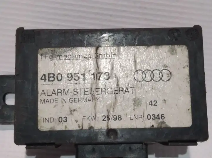 Audi A6 S6 C5 4B (1997 - 2001) 4B0951173 Блок управления сигнализацией — фото 3