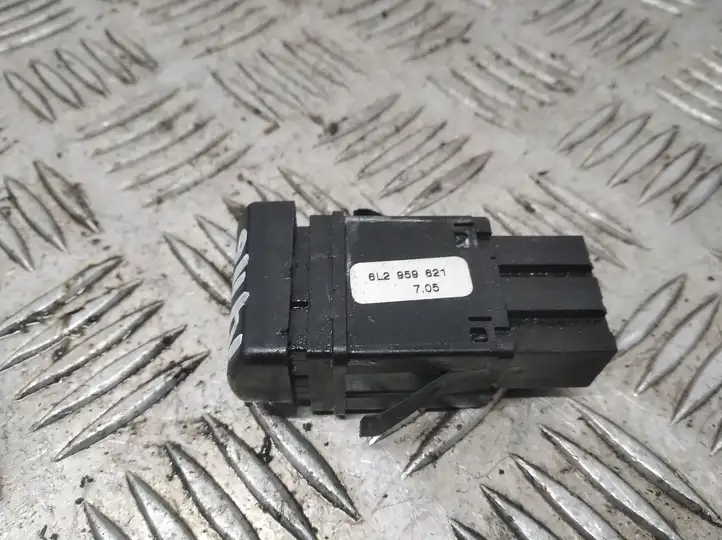 Seat Ibiza III (6L) (2002 - 2008) 6L2959621 Кнопка обогрева стекла — фото 1