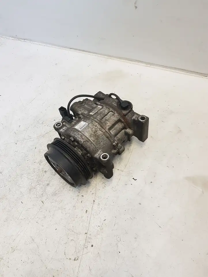 Audi A4 S4 B6 8E 8H (2000 - 2006) 8E0260805AK Компрессор (насос) кондиционера воздуха — фото 1