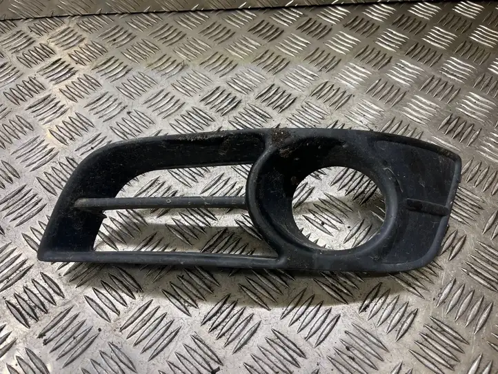 Toyota Corolla E120 E130 (2000 - 2004) 5212802120 Решетка противотуманной фары — фото 1