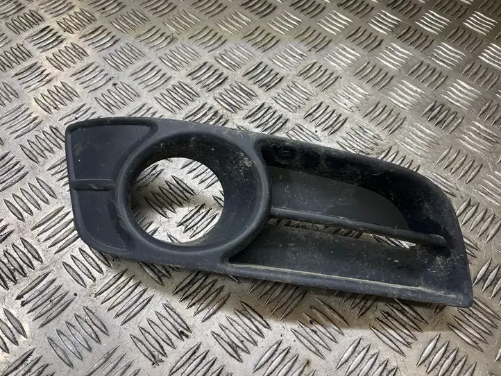 Toyota Corolla E120 E130 (2000 - 2004) 5212702120 Решетка противотуманной фары — фото 1