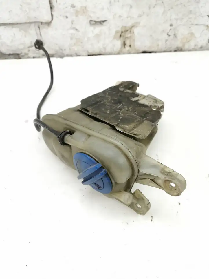 Audi A4 S4 B8 8K (2011 - 2015) 8K0121405D Расширительный бачок — фото 3