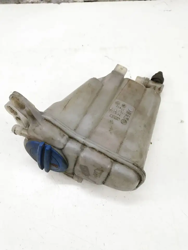 Audi A4 S4 B8 8K (2007 - 2011) 8K0121403G Расширительный бачок — фото 1