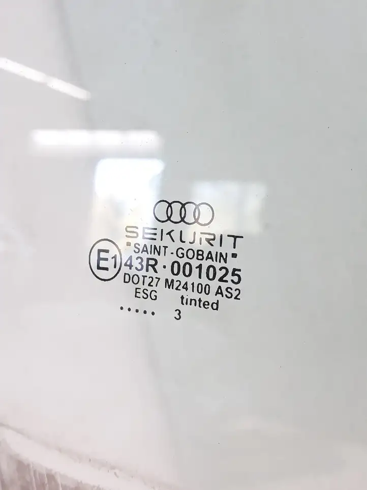 Audi A4 S4 B6 8E 8H (2000 - 2006) AS2 Стекло передней двери — фото 2