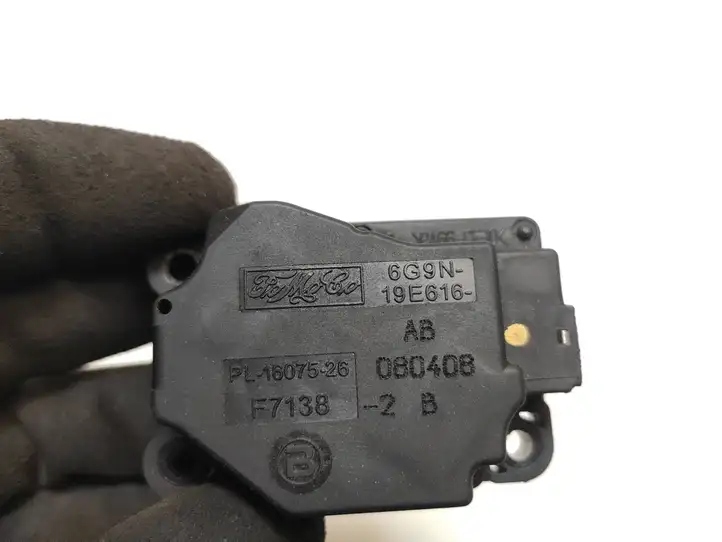 Volvo S80 (2006 - 2009) 6G9N19E616 Двигатель задвижки потока воздуха — фото 3