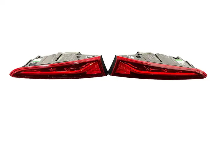 Hyundai Kona I (2017 - 2022) 92403J911 Комплект задних фонарей — фото 1