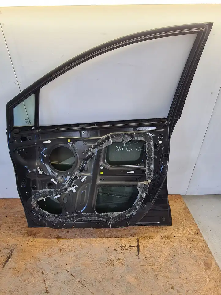 Toyota Corolla Verso AR10 (2004 - 2009) Дверь — фото 4