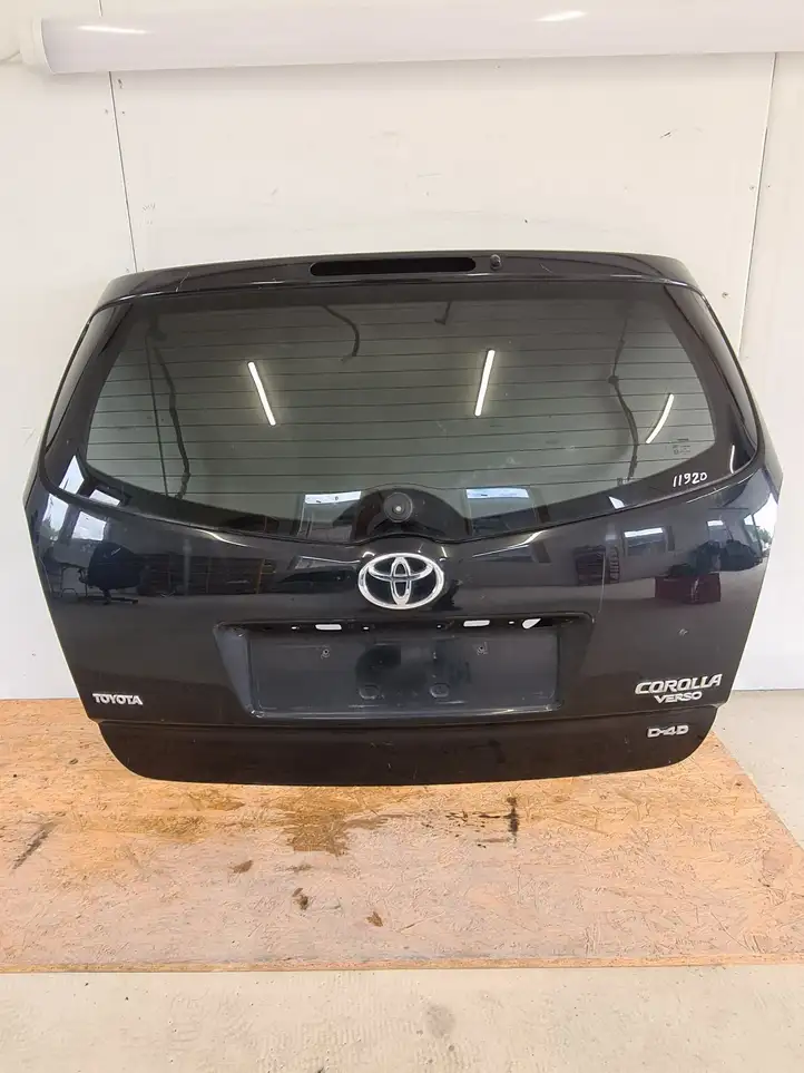 Toyota Corolla Verso AR10 (2004 - 2009) Крышка багажника — фото 1