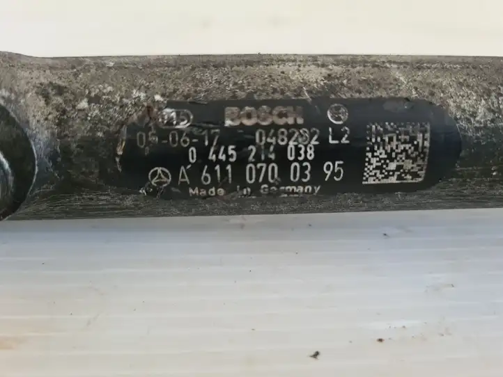 Mercedes-Benz E W211 (2002 - 2009) A6110700395 Магистральная топливная трубка — фото 2